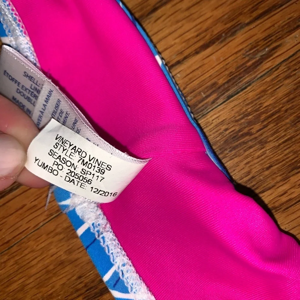 Vineyard Vines Abstract Leaf Halter Bikini Top Girl’s size Small